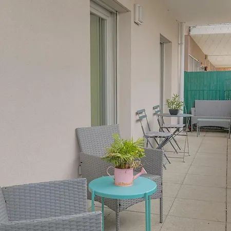 Appartement Cocon Urban Terrasse Et Stationnement Gratuit Villeurbanne