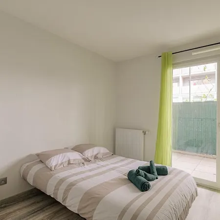 Cocon Urban Terrasse Et Stationnement Gratuit * Villeurbanne