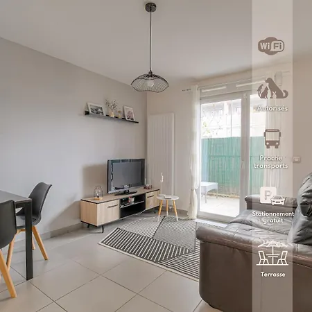 Cocon Urban Terrasse Et Stationnement Gratuit Villeurbanne